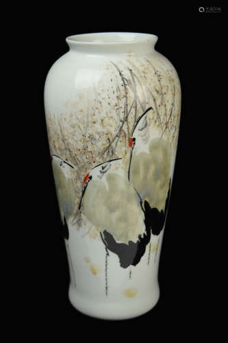 [Chinese] A Jingdezhen Porcelain Vase with Cranes