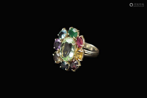 A Flower Shape Colour Gem Ring with 9 Gems