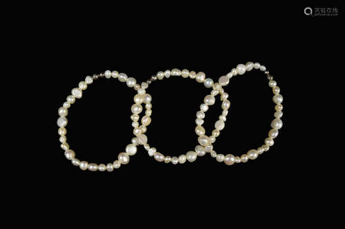 A Set of Three Cultured Pearl Bracelet