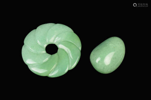 A Donglin Jade Disc Ornament and a Raw Stone