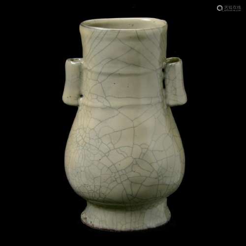 Chinese Guan Ware Oily Gray Glazed Pear-Shape Vase