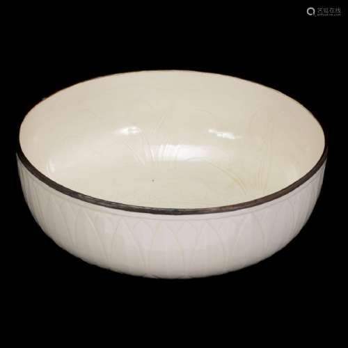 Large Chinese Carved Dingyao White Glazed Bowl