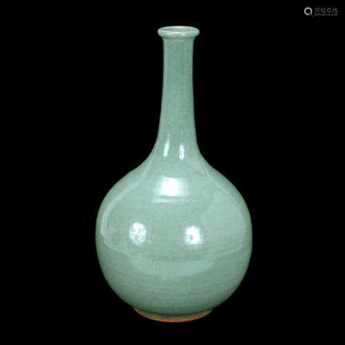 Chinese Junyao Green Glazed Bottle-Form Vase