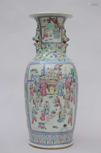 Canton vase in Chinese porcelain