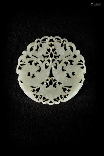 Round jade plaque 'phoenixes'