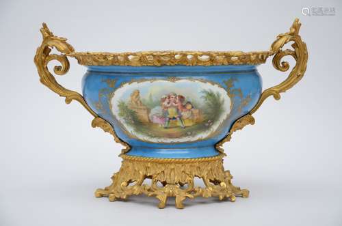 A large bowl in Sèvres porcelain with gilt bronze mounts