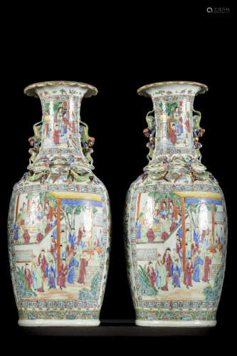 A pair vases in Chinese porcelain 'gilt Canton'
