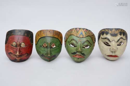 Lot: 4 masks from Indonesia