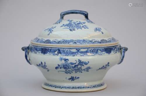 Tureen in Chinese blue and white porcelain, 18th century
