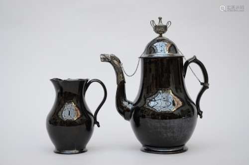An coffee pot and milk jar in earthenware of Namur, 18th century