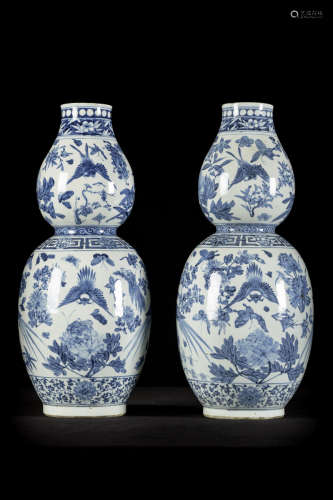Large pair of double gourd vases in Chinese blue-white porcelain,late 19th century