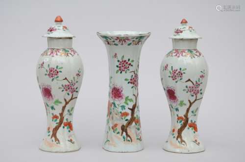 Three-piece set in Chinese famille rose porcelain, 18th century