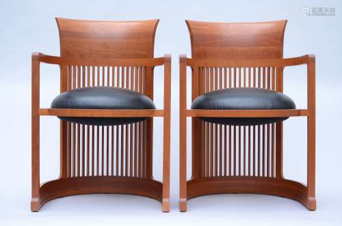 Frank Lloyd Wright/Cassina: pair of chairs 'Barrel'