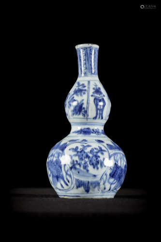 Double gourd vase in Chinese blue and white porcelain, Wanli period