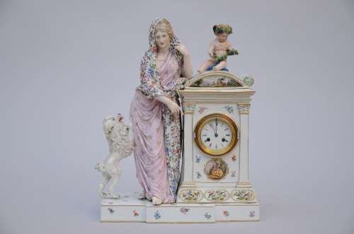 Clock in porcelain, Louis XVI  style