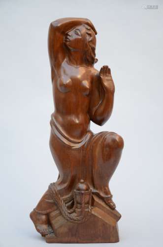 Wooden statue 
