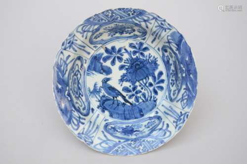 Dish in Chinese Kraak porcelain 'klapmuts', Wanli period