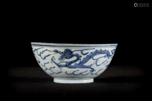 Bowl in Chinese blue and white porcelain 'dragon and phoenix', late Ming dynasty