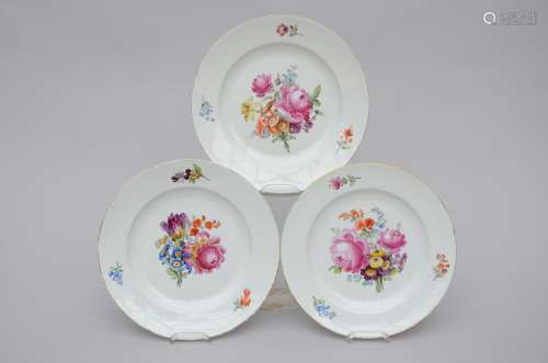 Three dishes in German porcelain 'flowers'