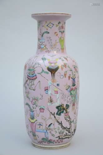 Vase in Chinese porcelain with pink glaze 