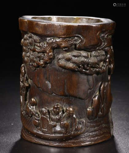 A CHENXIANG WOOD CARVED STORY PATTERN PEN HOLDER