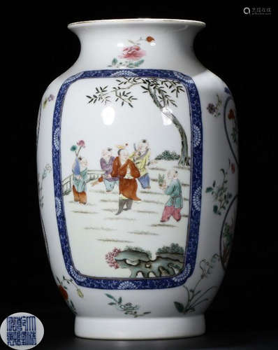 A FAMILLE ROSE GLAZE STORY PATTERN VASE