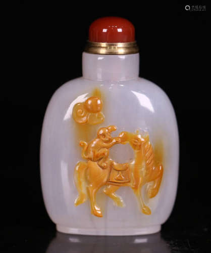 AN AGATE CARVED HORSE&MONKEY PATTERN SNUFF BOTTLE