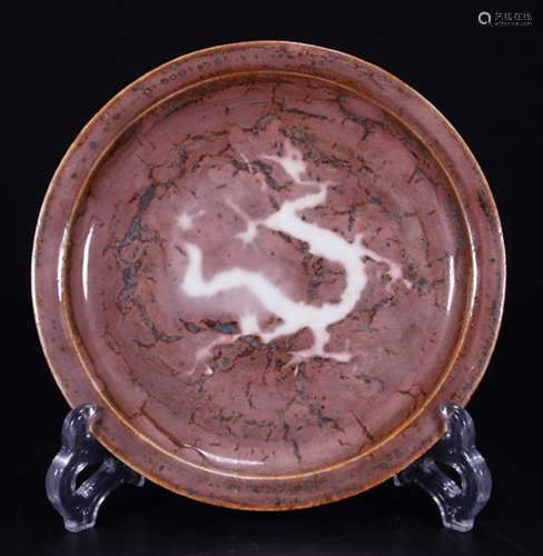 A RED GLAZE DRAGON PATTERN PLATE