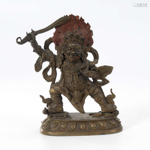 Mahakala - Bronzefigur.Indien, tibetischer Raum, teils farbig gefaßt. H 18 cm. Auf Lotossockel