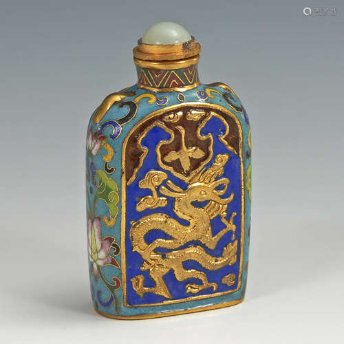 Cloisonné Snuffbottle in Schatulle.6,5 cm. Messingflasche mit farbigem Emailmuster auf blauem Grund.