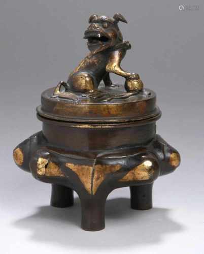 Kleiner Bronze-Goldsplash-Koro, China, späte Ming-Dynastie, auf 3 kurzen Stelzenfüßengedrungener,