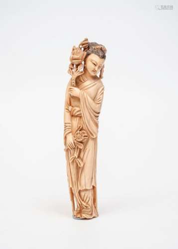 Statuette chinoise en ivoire représentant…