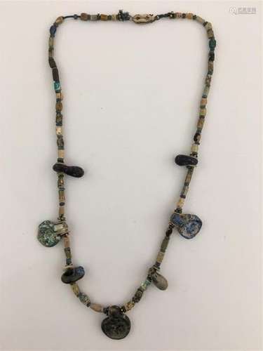 Époques antiques diverses. Collier composé de perl…