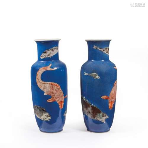 CHINE XIXe siècle Paire de vases rouleau à col ouv…