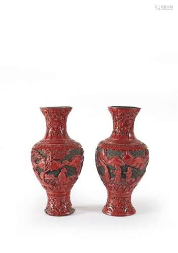 CHINE XIXe siècle Paire de vases en laque cinnabre…