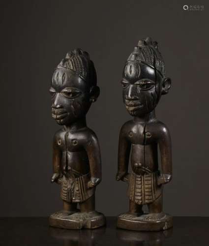 Jumeaux Yoruba\r\nNigeria\r\nBois. H. 23,5 et 25 cm\r\nP…