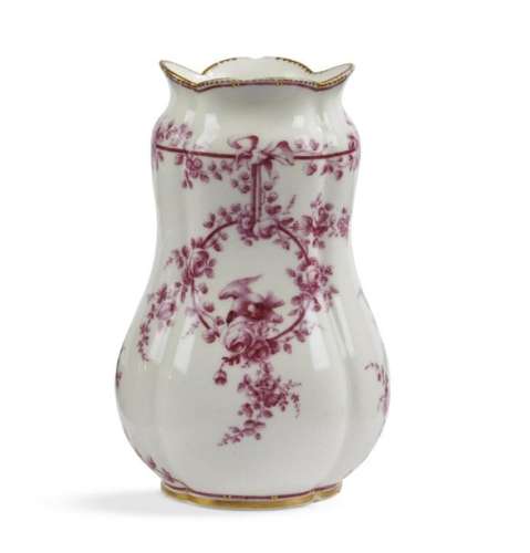 Sèvres Vase de forme balustre à côtes en porcelain…