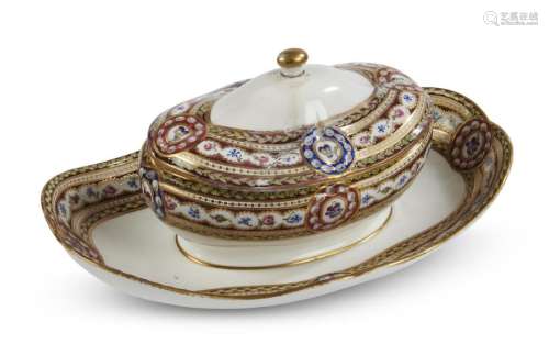 Sèvres Sucrier ovale couvert en porcelaine tendre …