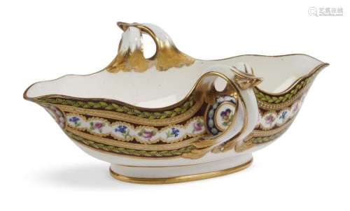 Sèvres Saucière ovale en porcelaine tendre provena…