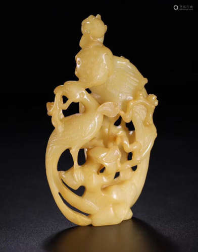 AN HETIAN JADE GANADERMA AND CRANE CARVED ORNAMENT