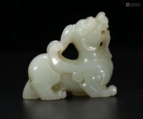 AN HETIAN JADE  FIGURE OF BEAST ORNAMENT