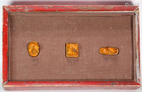 A SET OF TIANHUANG STONE LION CARVED  SEALS