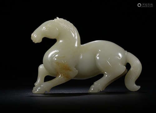 A HETIAN JADE WITH ENAMEL HORSE SHAPED ORNAMENT