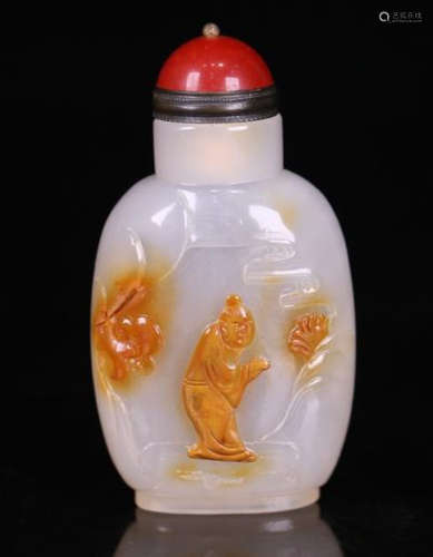 AN AGATE  CHARACTER CARVED SNUFF BOTTLE