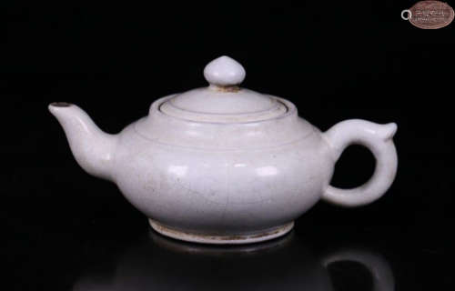 A WHITE GLAZE ZISHA TEAPOT