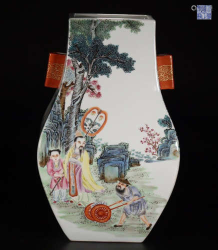 A YONZGHENG MARK FAMILLE ROSE CHARACTER PATTERN SQUARE VASE WITH EARS
