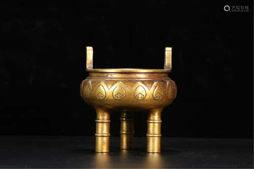 CHINESE GILT BRONE TRIPLE FEET CENSER