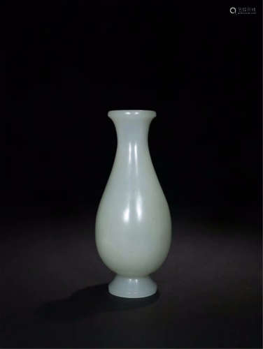 CHINESE CELADON JADE VASE