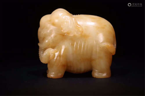 CHINESE SUGAR JADE ELEPHANT TABLE ITEM