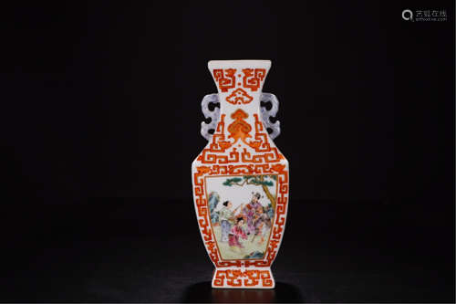 CHINESE PORCLEIN IRON RED FAMILLE ROSE FIGURE SQUARE VASE